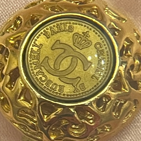 Vintage Chanel by Rubcamell Paris murano glass crown very rare clip on earrings - Picture 2 of 15